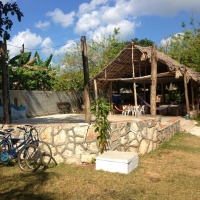 Yaxche Centro Hostel and Camping 