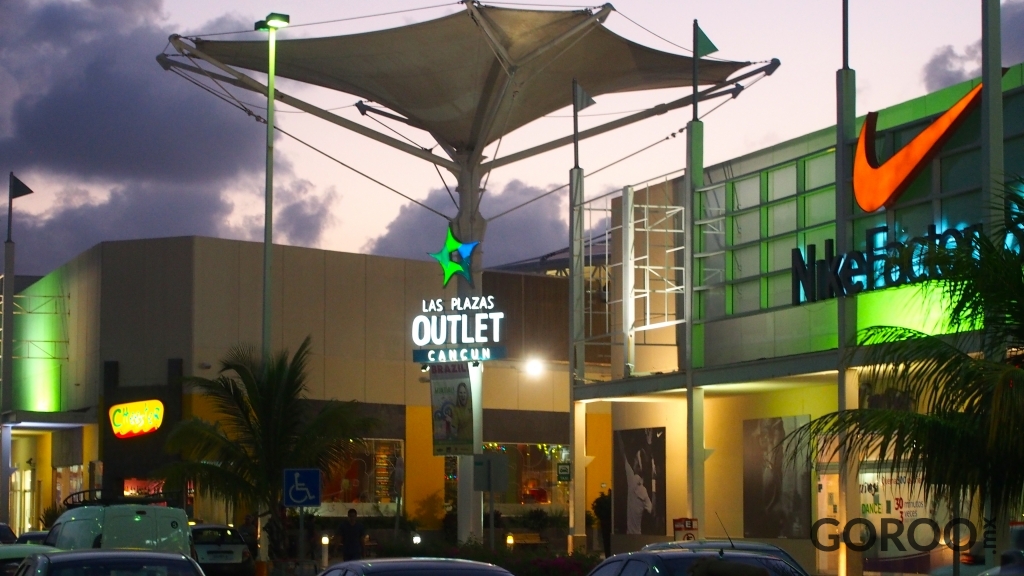 Plazas Outlet Cancun Mexico Address and Map