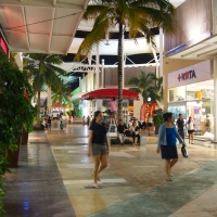 plazas outlet cancun